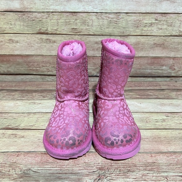 Ugg Short Classic Pink Leopard Boots - Picture 4 of 8